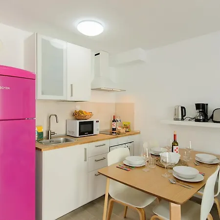 Purple Volcano Apartment, Free Access To The Fariones Sports Center