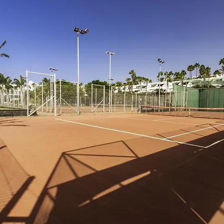Purple Volcano Apartment, Free Access To The Fariones Sports Center * Puerto del Carmen (Lanzarote)