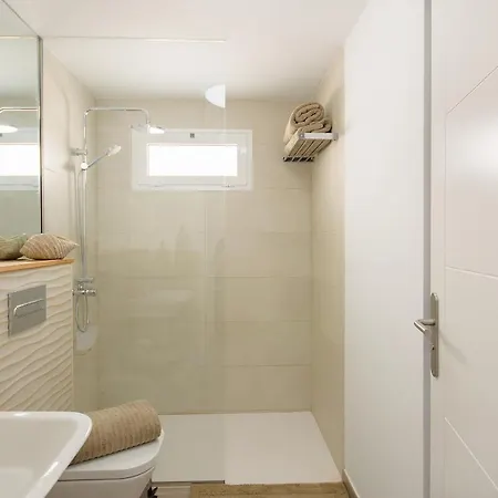 Purple Volcano Apartment, Free Access To The Fariones Sports Center