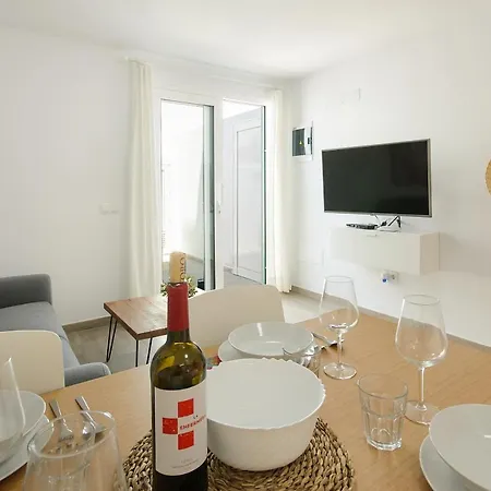 Purple Volcano Apartment, Free Access To The Fariones Sports Center Apartamento *