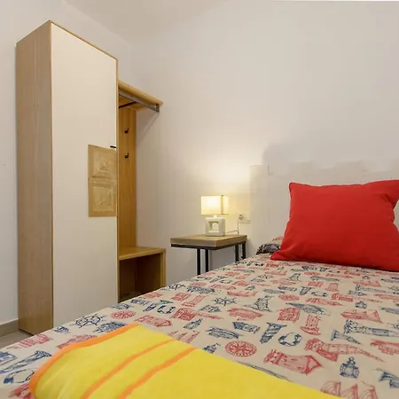 Apartment Purple Volcano Apartment, Free Access To The Fariones Sports Center